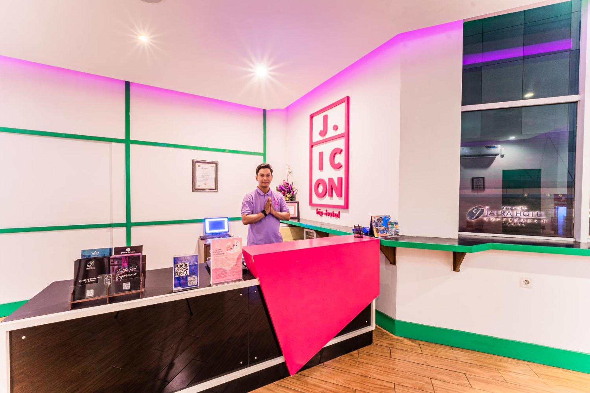 J Icon Hip Hotel Balikpapan  Exteriör bild